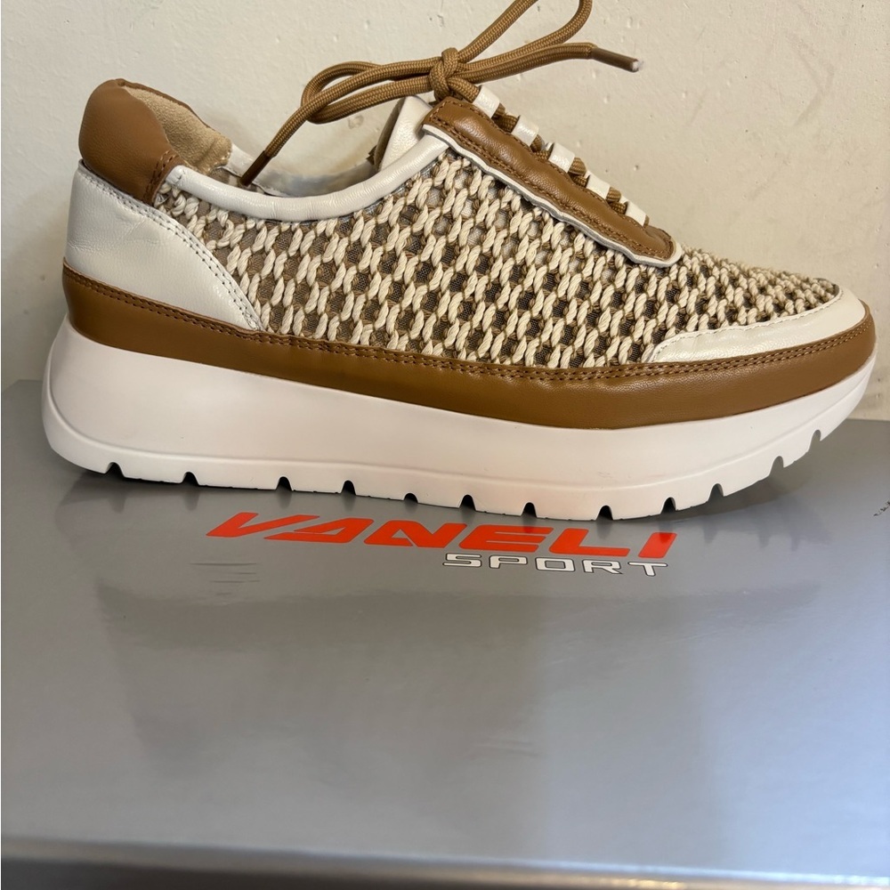 Women's Brown and White Sneakers Vaneli
